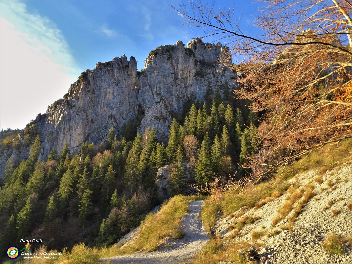 76 Il foro nella roccia.JPG